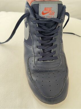 Nike Men’s Navy and Light Gray Air Force 1 Low-Top Sneakers